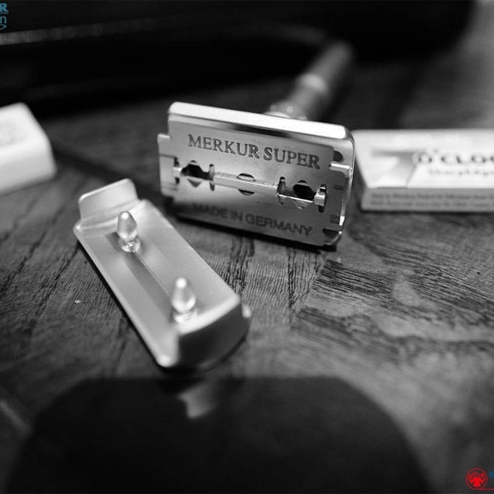 Merkur Futur 700 Adjustable Safety Razor - Matt Chrome