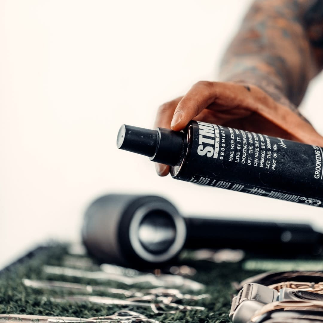 Vaporisateur embellisseur "Grooming Spray" Tenue légère, fini naturel (200ml/6.76oz)