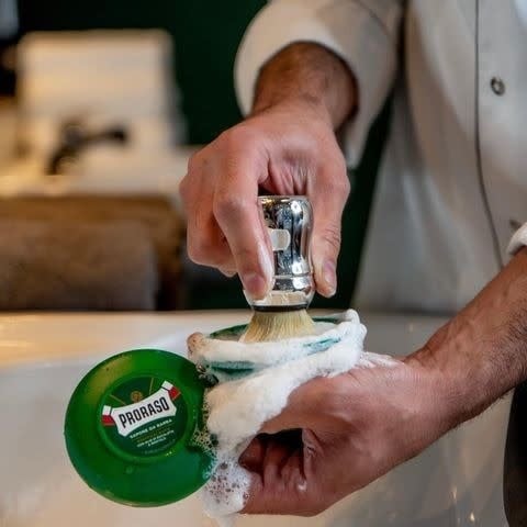 Savon à raser en bol à l'huile d'eucalyptus et au menthol (150ml/5.2oz)