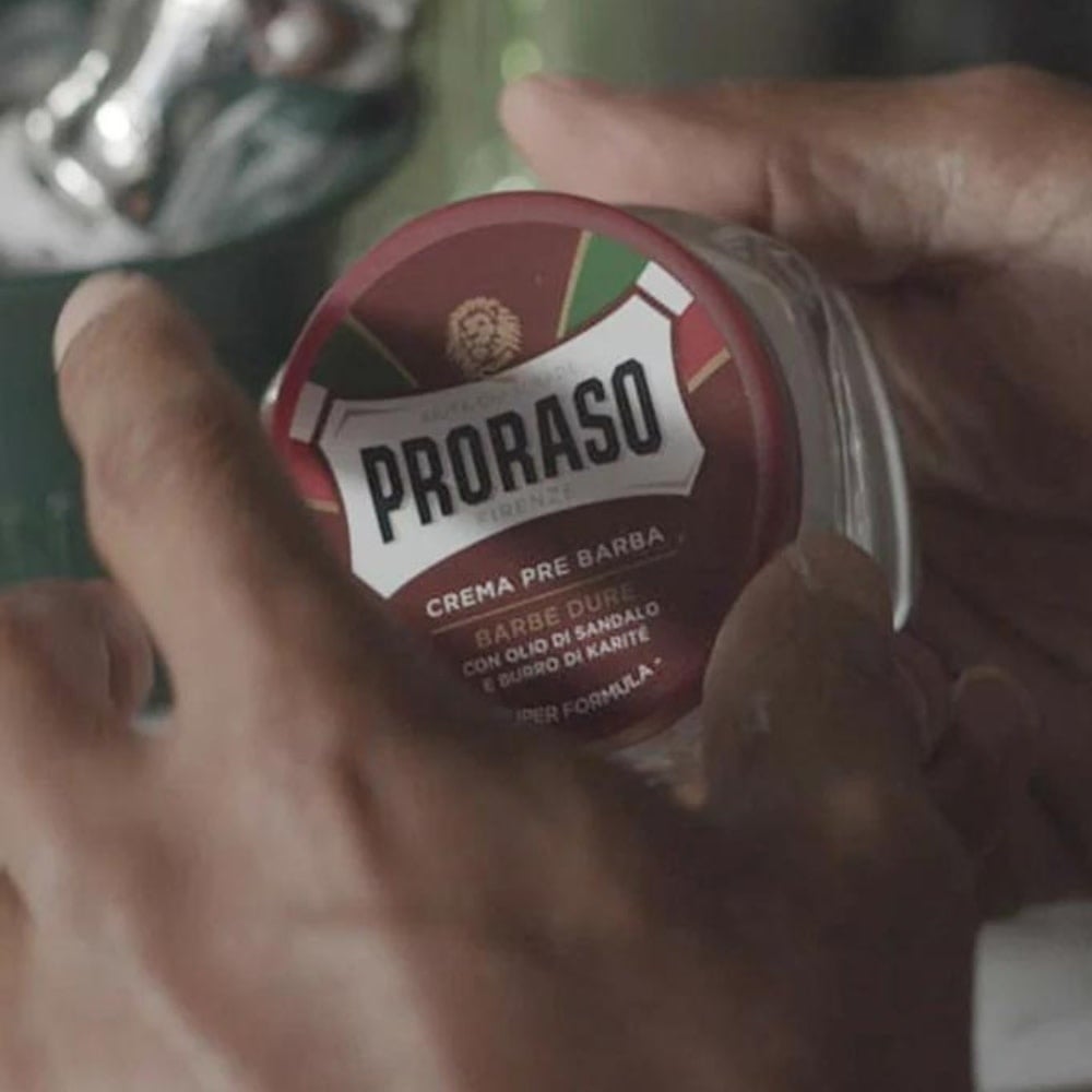 Crème pré-rasage à l'huile de bois de santal et au beurre de karité - Pour les barbes plus épaisses (100ml/3.6oz)