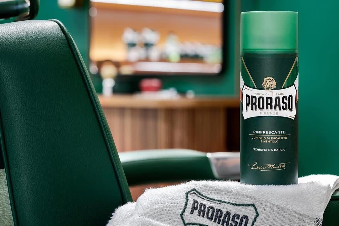 Mousse à raser "Refreshing" à l'huile d’eucalyptus et au menthol – Pour tous les types de barbe et de peau