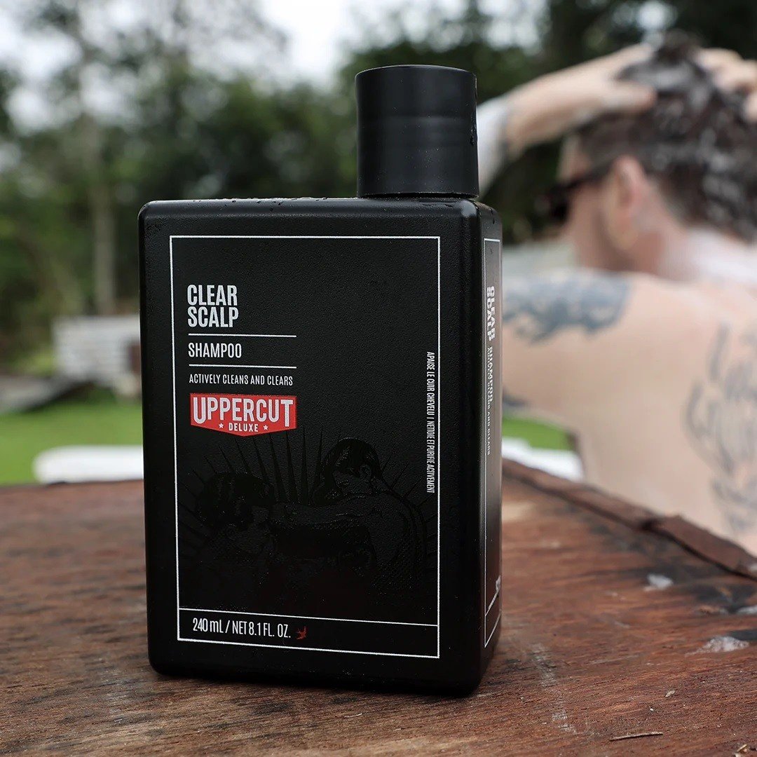 Shampoing apaisant pour le cuir chevelu "Clear Scalp" - Nettoie et purifie activement (240ml/8.1oz)