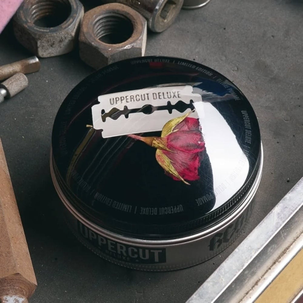Uppercut Deluxe - Pommade "Resin & Rose Deluxe Pomade" - Tenue forte et brillance élevé (100g/3.5oz)