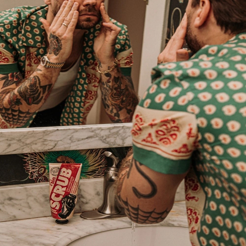 18.21 Man Made - Exfoliant 3 en 1 visage, corps et cuir chevelu "Octane 200 Sweet Tobacco"