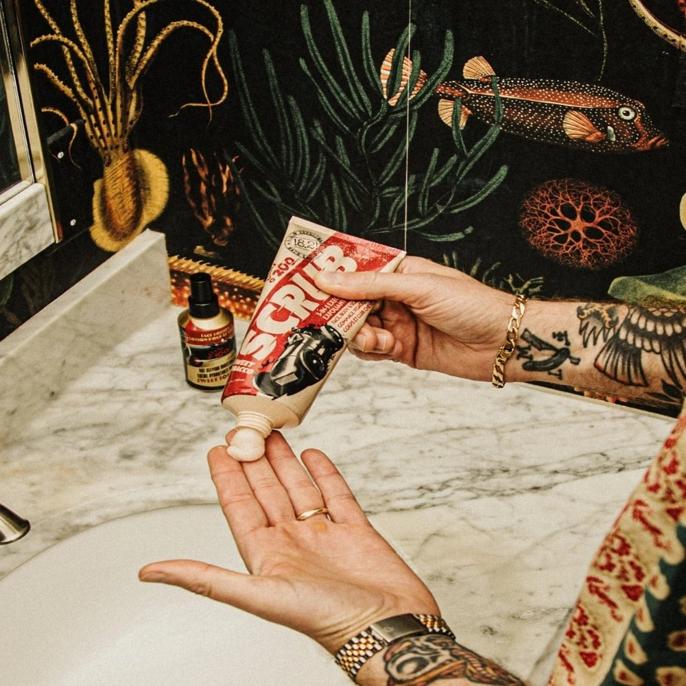 18.21 Man Made - Exfoliant 3 en 1 visage, corps et cuir chevelu "Octane 200 Sweet Tobacco"