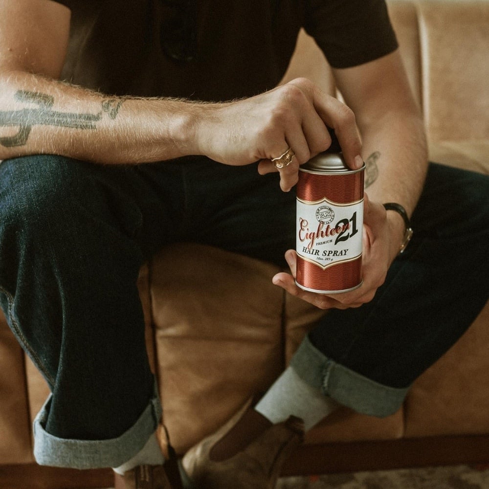 18.21 Man Made - Vaporisateur de fixation "Sweet Tobacco Premium Hair Spray" - Tenue flexible, brilliance légère