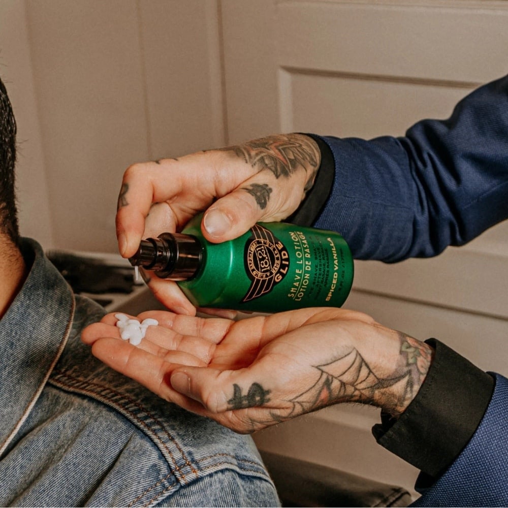 18.21 Man Made - Lotion de rasage formule hydratante avec Aloe Vera et Jojoba Biologique "Spiced Vanilla" - Claire, Doux et précis