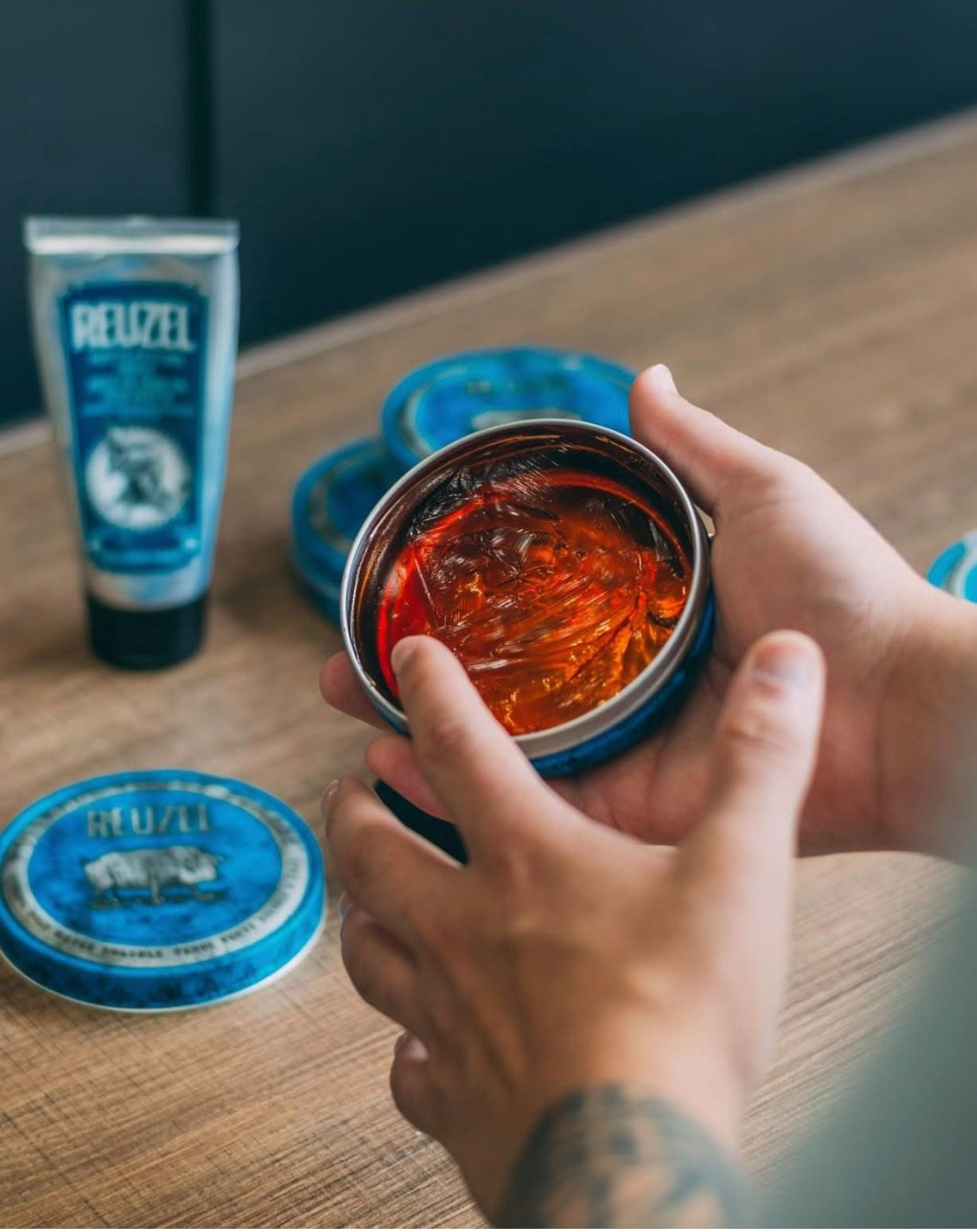 Pommade "Blue Pomade" - Tenue forte, brillance élevée