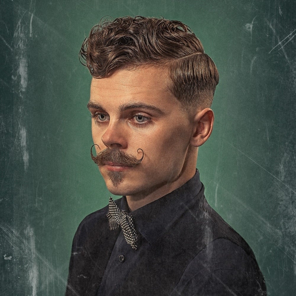 Crème - Tenue moyenne, brillance naturelle