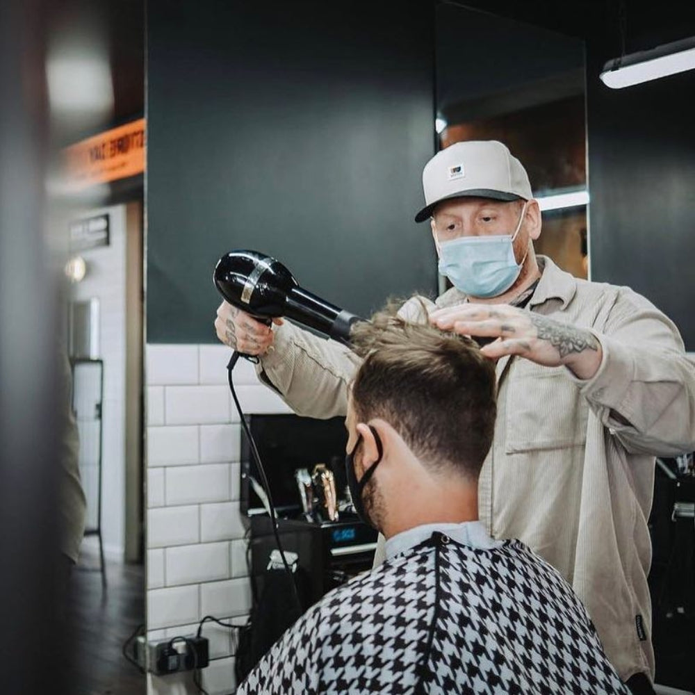 Cape de barbier "Houndstooth" col en lycra extensible et fermetures à boutons-pression (140cm/55" x 160cm/63") - Noir et blanc