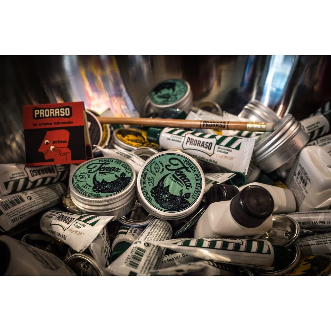 Pommade cire a base d'eau - Tenue très forte brillance élevée