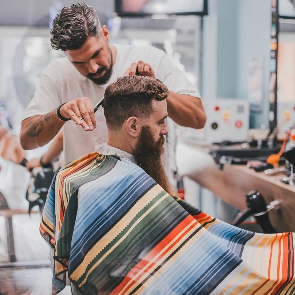 Cape Gang - Cape de barbier "Sarape" col en lycra extensible et fermetures à boutons-pression (140cm/55" x 160cm/63") - Bleu