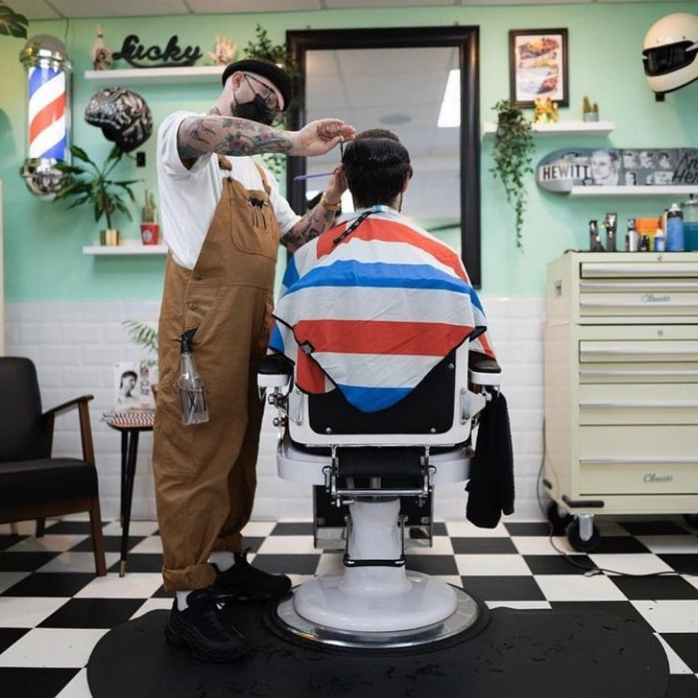 Cape Gang - Cape de barbier "Barber Pole" col en lycra extensible et fermetures à boutons-pression (140cm/55" x 160cm/63") - Bleu, blanc et rouge