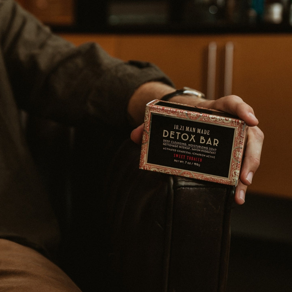 18.21 Man Made - Savon en bar "Sweet Tobacco Detox Bar Activated Charcoal" nettoyant intensif, savon hydratant (198g/7.0oz)