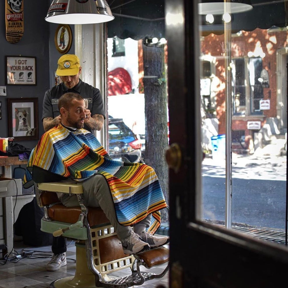 Cape Gang - Cape de barbier "Sarape" col en lycra extensible et fermetures à boutons-pression (140cm/55" x 160cm/63") - Bleu