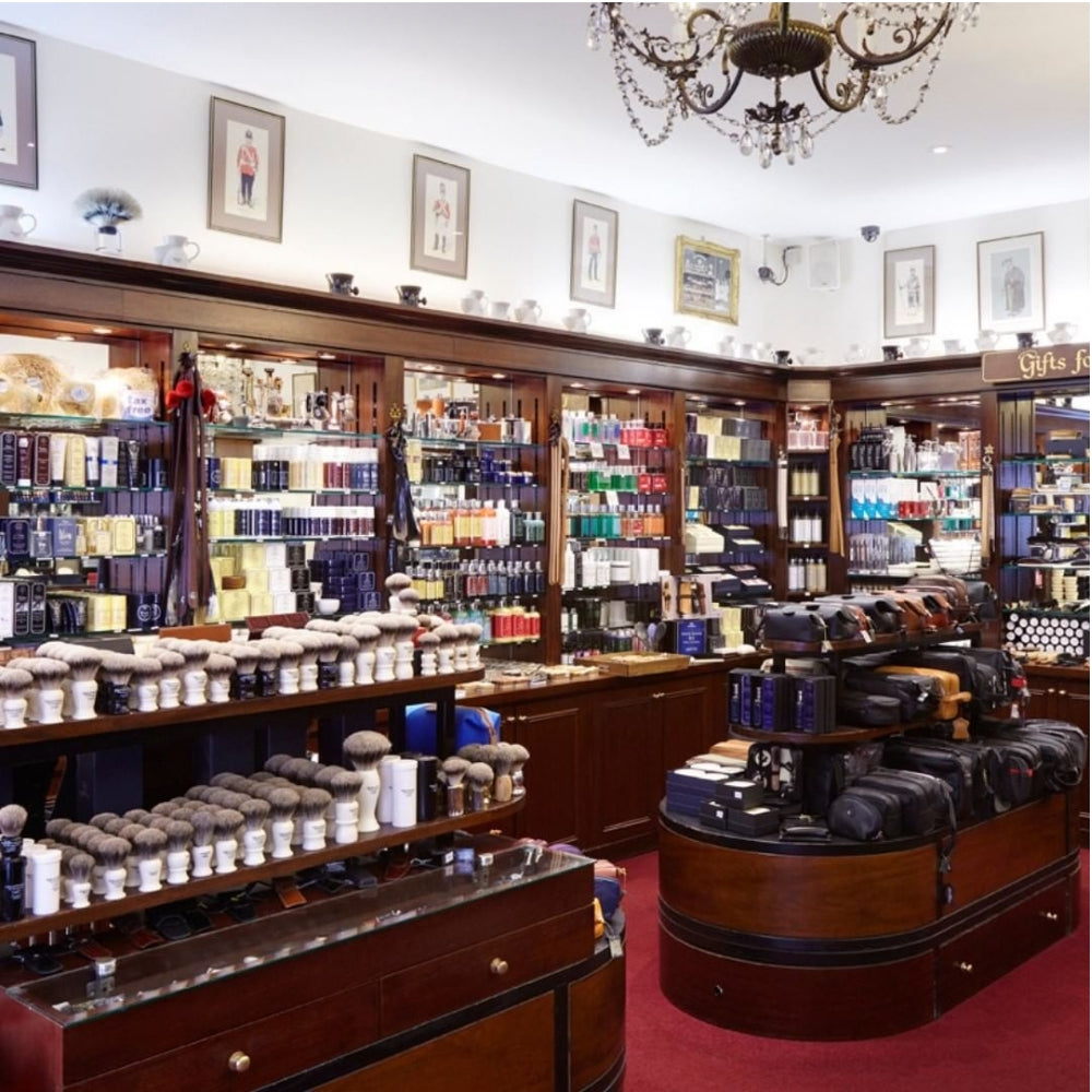 Après-rasage Bay Rum "Traditionally Blended for the Discerning Gentleman" (150ml/5.0oz)