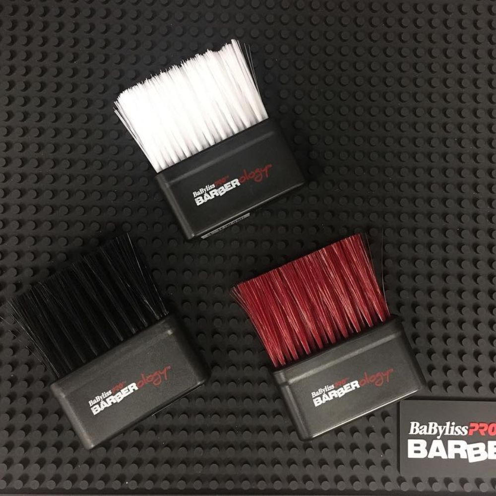 Brosse pour le cou "Barberology Neck Duster" - Rouge