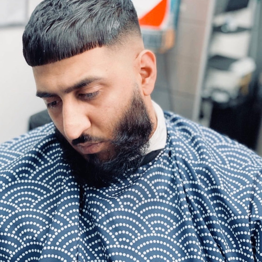 Cape Gang - Cape de barbier "Asian Waves" col en lycra extensible et fermetures à boutons-pression (140cm/55" x 160cm/63") - Gris et Blanc