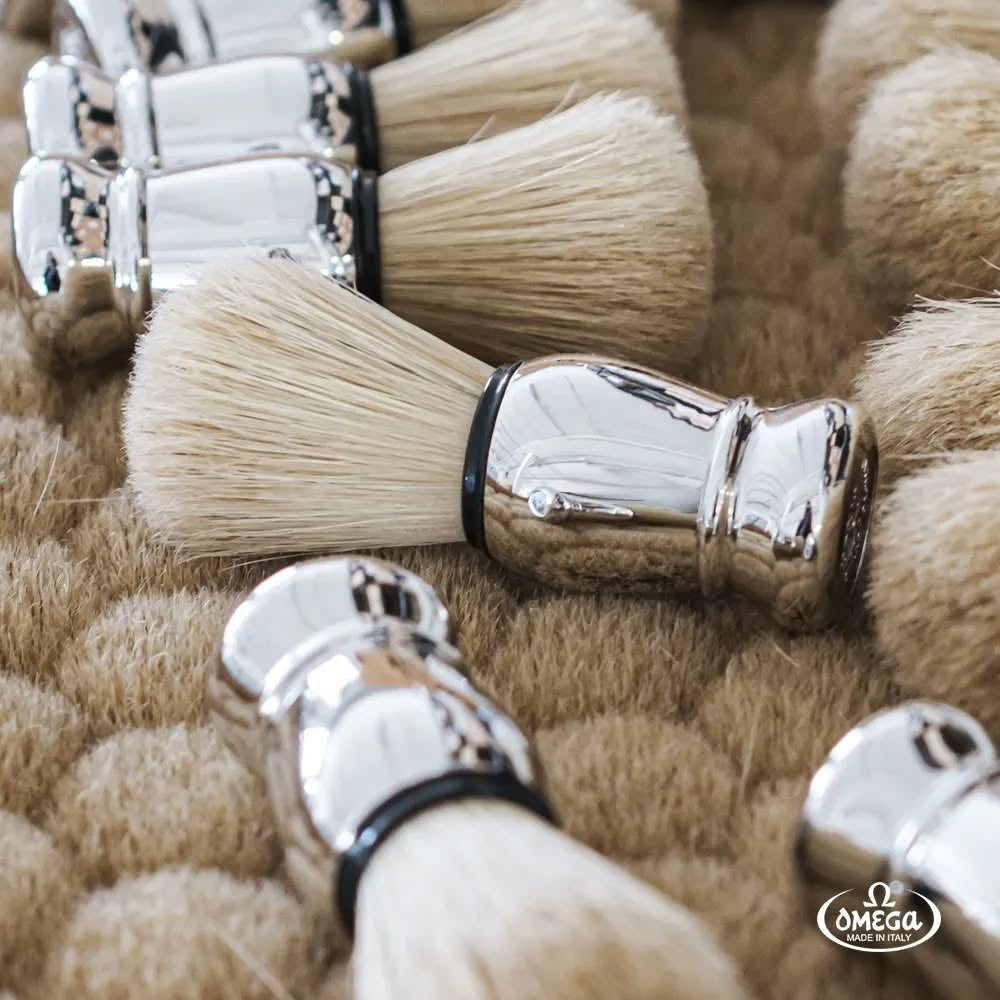 Blaireau professionnel pur soie de sanglier #10083 avec poigné en  ABS Argent - Large (26mm/1.02")