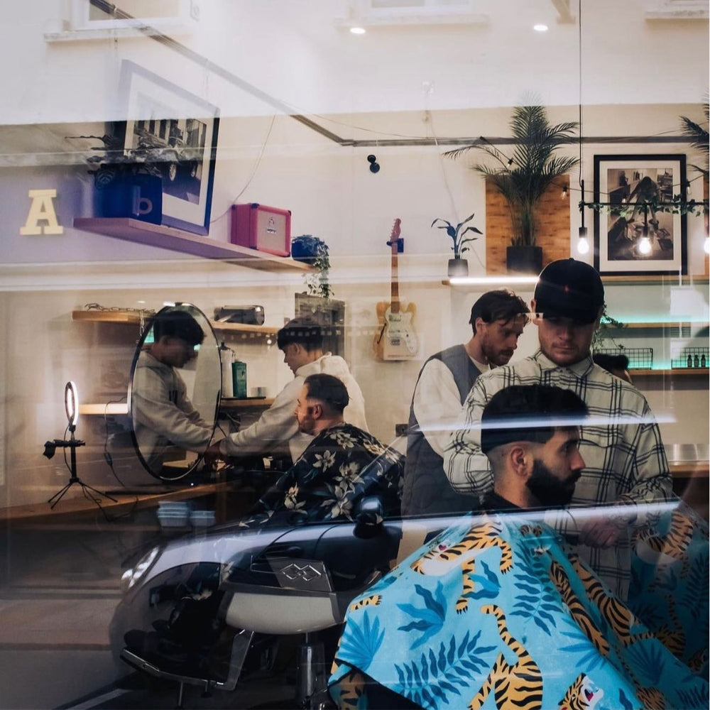 Cape Gang - Cape de barbier "Tiger Leaf" col en lycra extensible et fermetures à boutons-pression (140cm/55" x 160cm/63") - Bleu