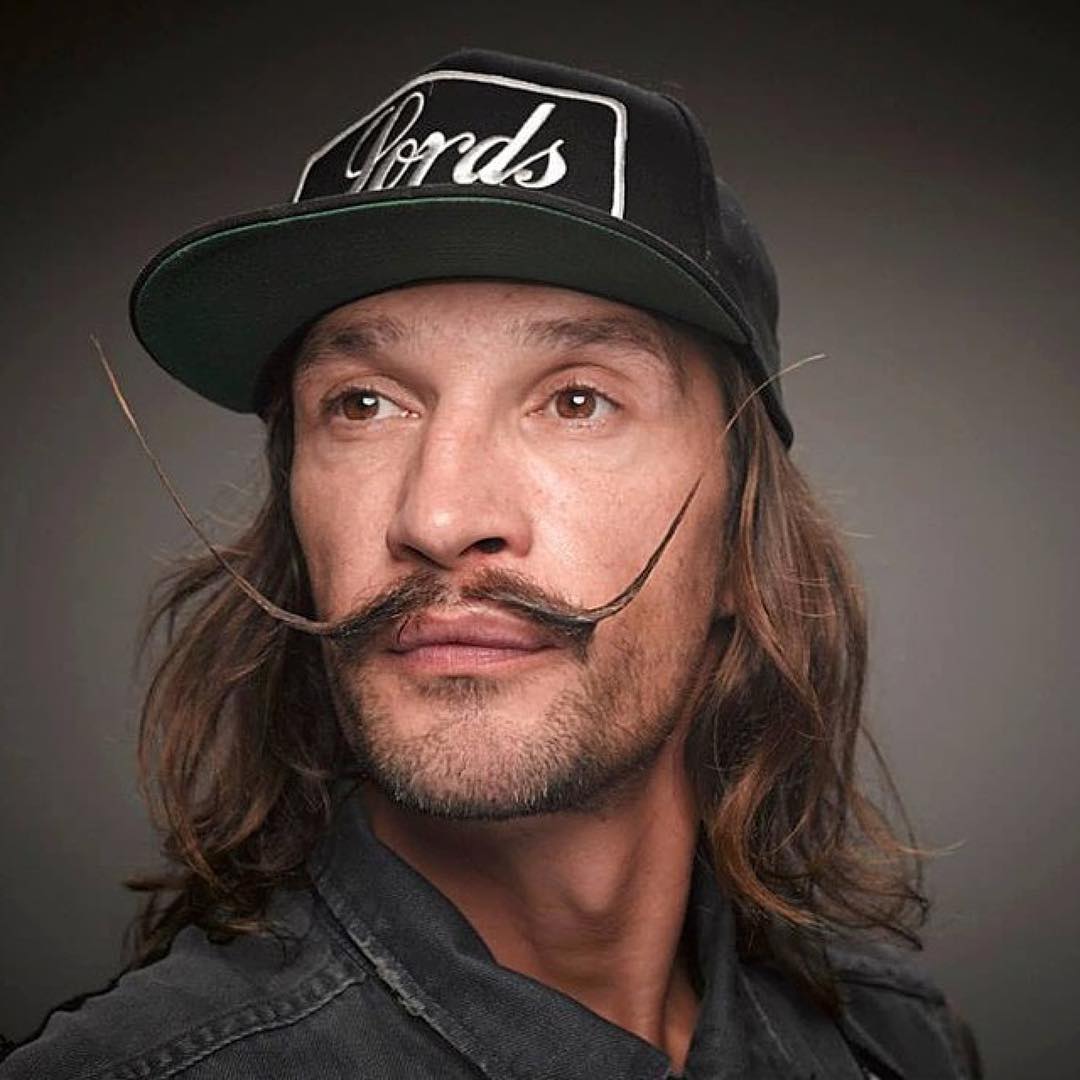 Colle à moustache et mohawk "Stiffy" (57g/2.0oz)