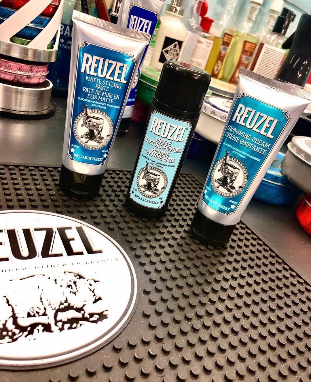 Tapis antidérapant de station "Classic Logo Small" en silicone (43.4 cm/17.1" x 15.5cm/6.1")