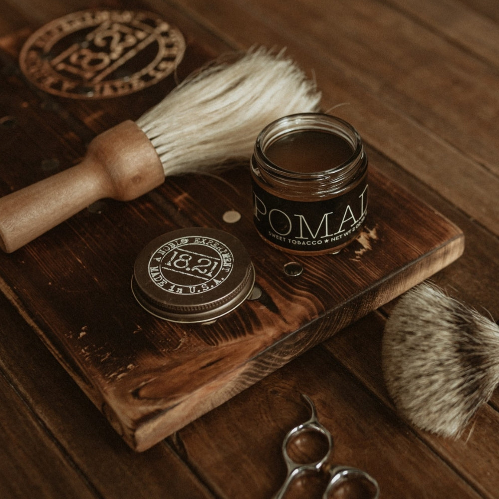 18.21 Man Made - Pommade "Sweet Tobacco Hair Pomade" - Tenue moyenne, brillance élevé (56.7g/2.0oz)