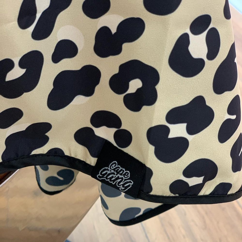 Cape de barbier "Leopard" col en lycra extensible et fermetures à boutons-pression (140cm/55" x 160cm/63") - Noir et beige