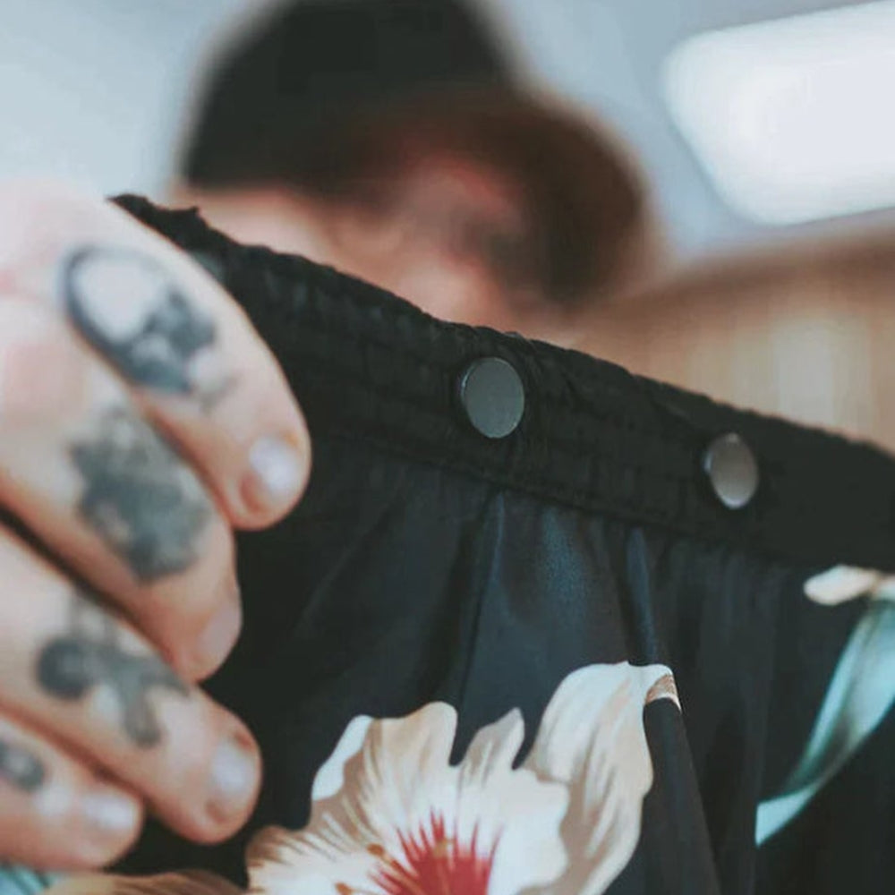 Cape de barbier "Houndstooth" col en lycra extensible et fermetures à boutons-pression (140cm/55" x 160cm/63") - Noir et blanc