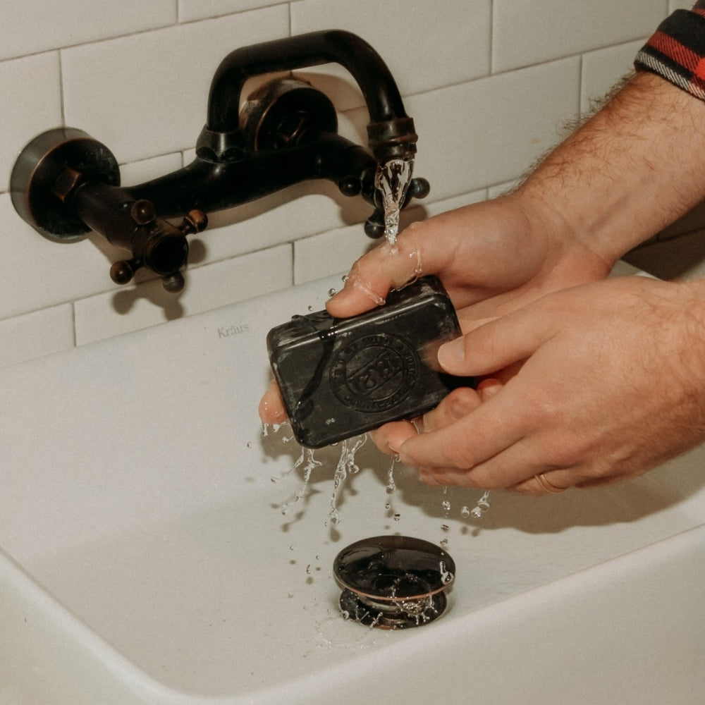 18.21 Man Made - Savon en bar "Sweet Tobacco Detox Bar Activated Charcoal" nettoyant intensif, savon hydratant (198g/7.0oz)