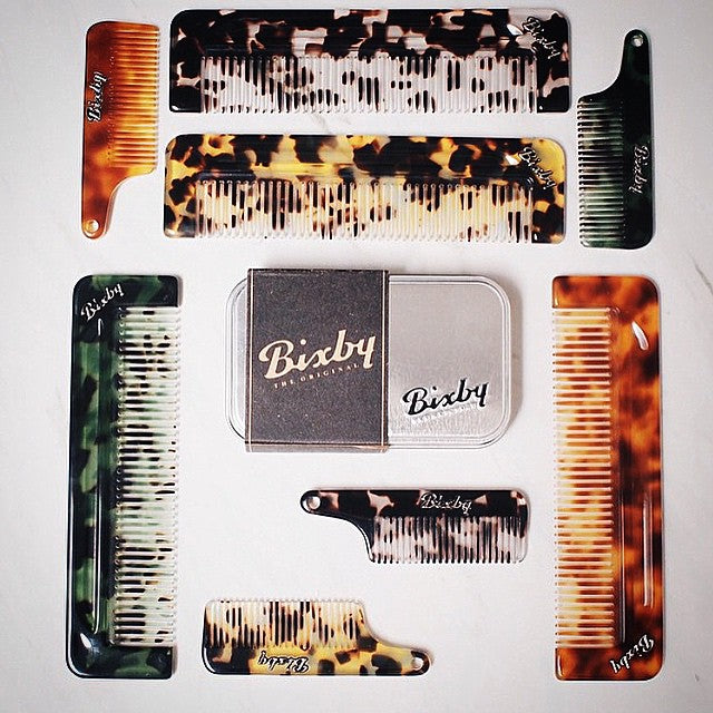 Peigne à moustache 1,0mm d'espacement (72mm/2.83") - Ambre