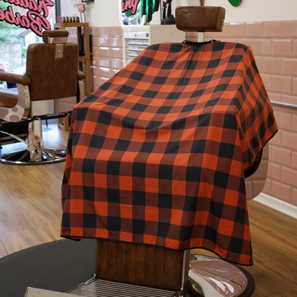 Cape de barbier "Lumber" col en lycra extensible et fermetures à boutons-pression (140cm/55" x 160cm/63") - Noir et rouge