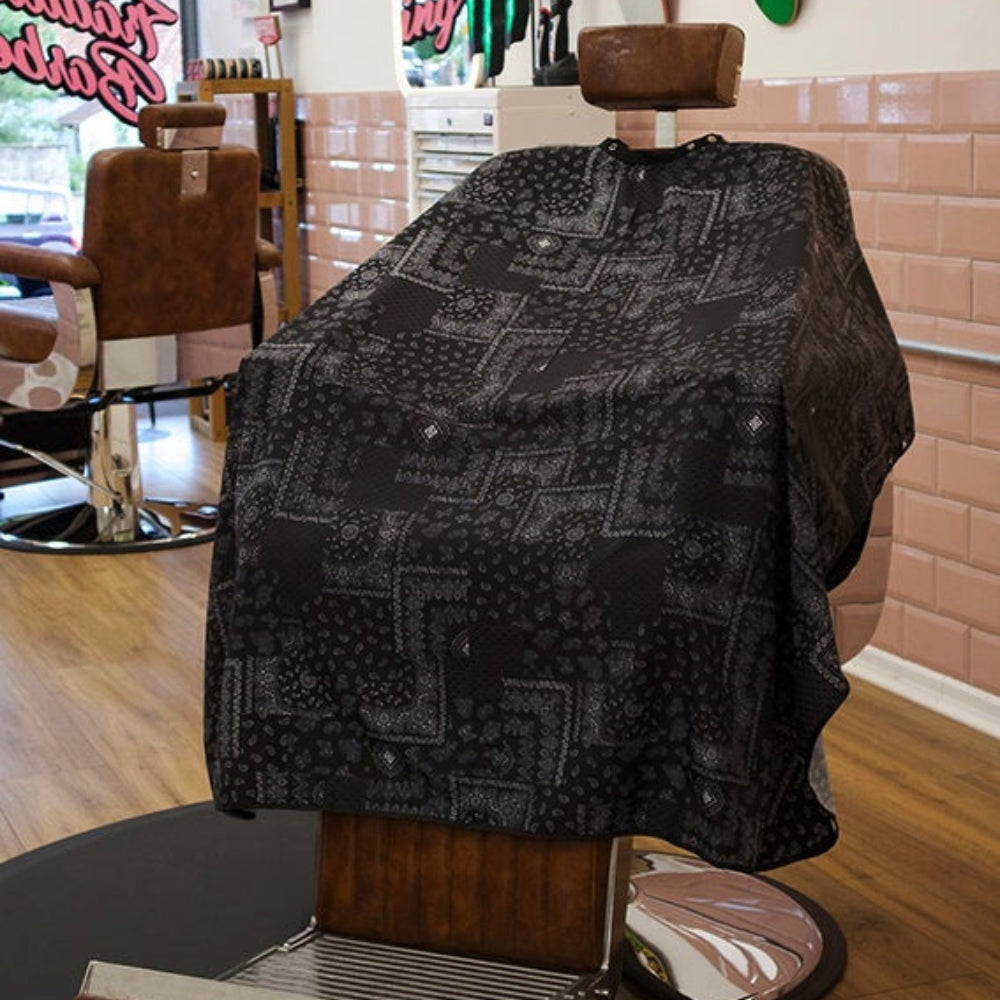 Cape de barbier "Patch BLK" col en lycra extensible et fermetures à boutons-pression (140cm/55" x 160cm/63") - Noir