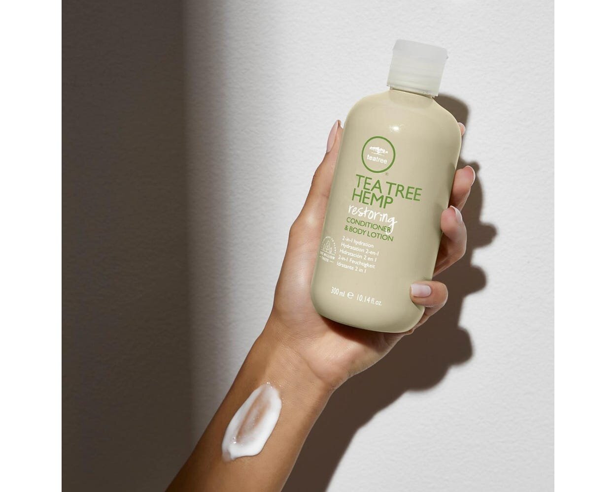 Revitalisant et lotion pour le corps "Tea Tree Hemp Restoring" - Hydratation 2 en 1