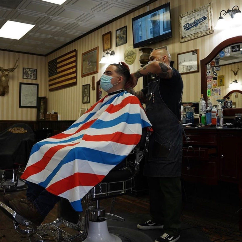 Cape Gang - Cape de barbier "Barber Pole" col en lycra extensible et fermetures à boutons-pression (140cm/55" x 160cm/63") - Bleu, blanc et rouge