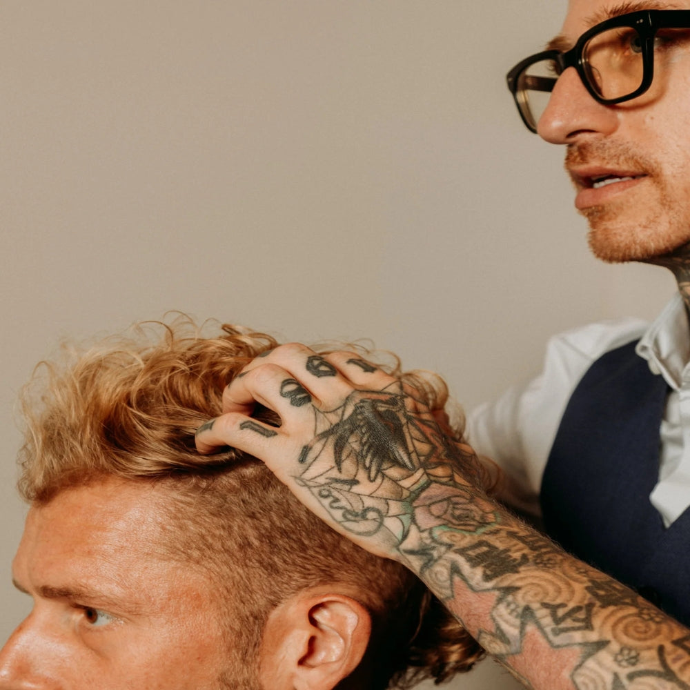 18.21 Man Made - Cire coiffante "Sweet Tobacco Hair Wax" - Tenue forte, fini satiné (56.7g/2.0oz)