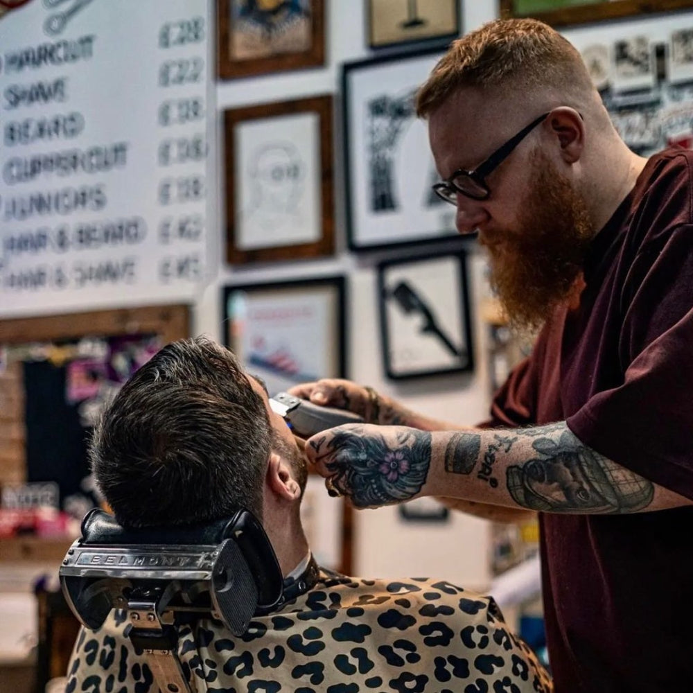 Cape de barbier "Leopard" col en lycra extensible et fermetures à boutons-pression (140cm/55" x 160cm/63") - Noir et beige